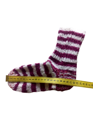 Fialovo-bílé ponožky 22 cm
